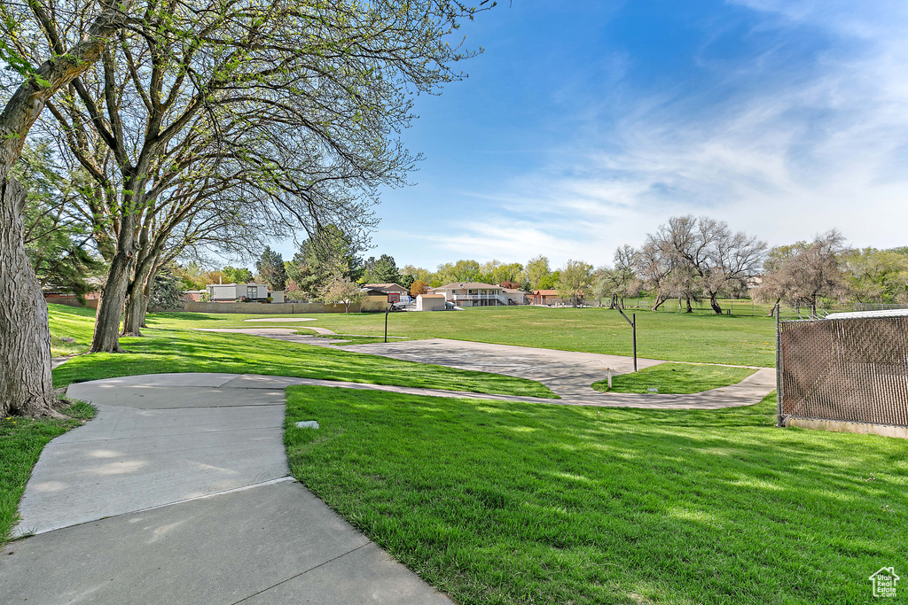View of property\'s community with a lawn