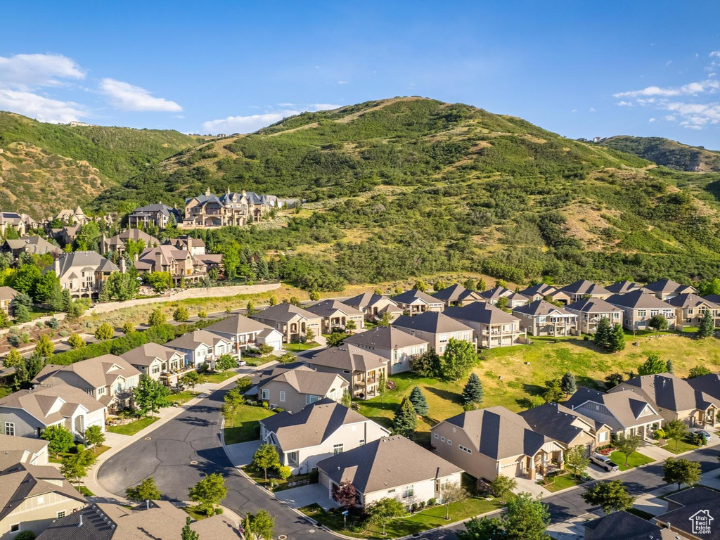 Aerial overview of property\\\\\\\\\\\\\\\'s location with nearby suburban area and a mountain backdrop
