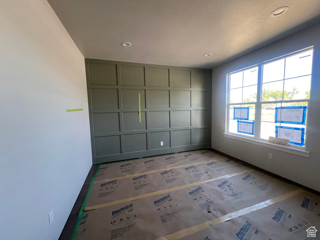 Empty room with recessed lighting