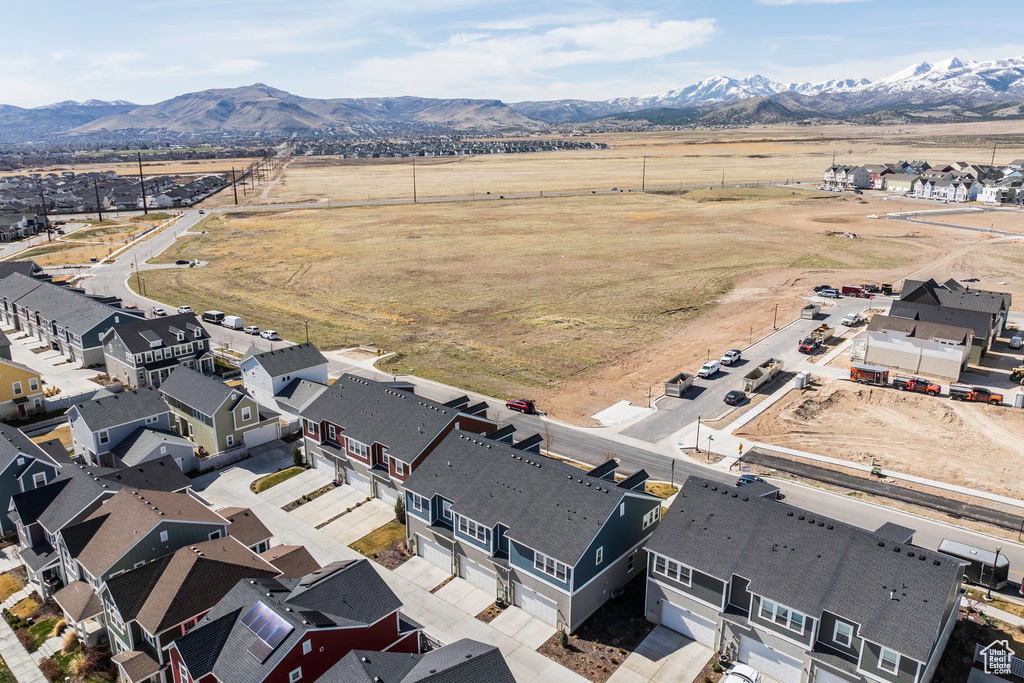 Bird's eye view featuring a residential view and a mountain view