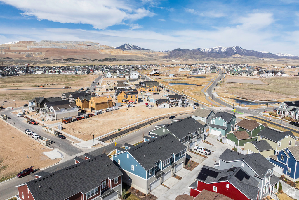 Birds eye view of property featuring a residential view and a mountain view