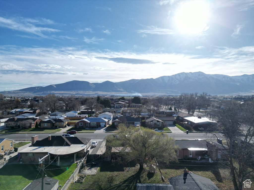 View of mountain feature featuring a residential view