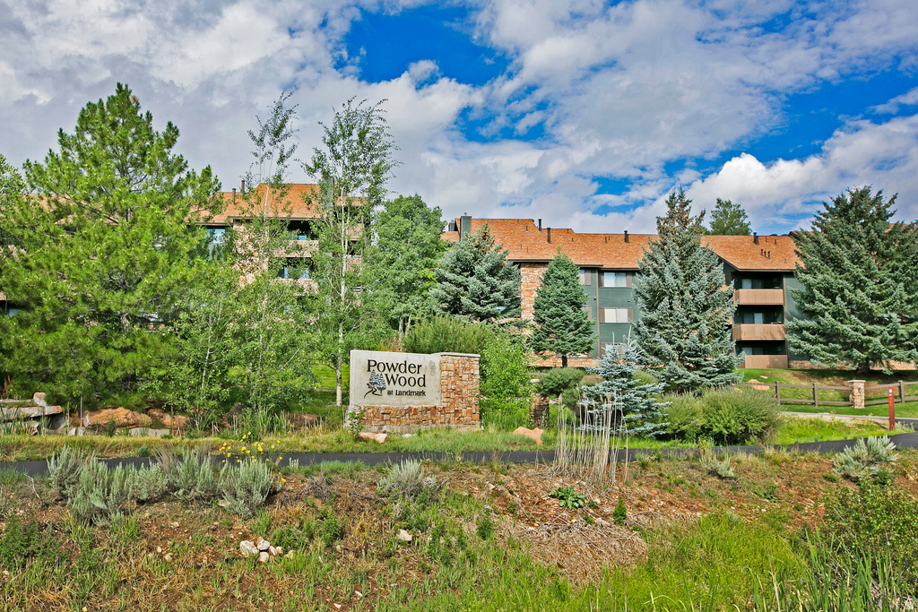 6861 N 2200 W #9D Park City, UT 84098