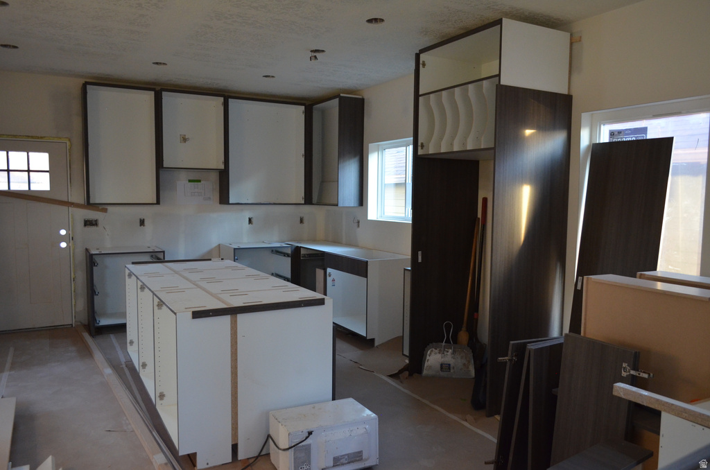 843 S LAKE ST Salt Lake City, UT 84105