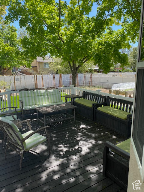 Deck with fence