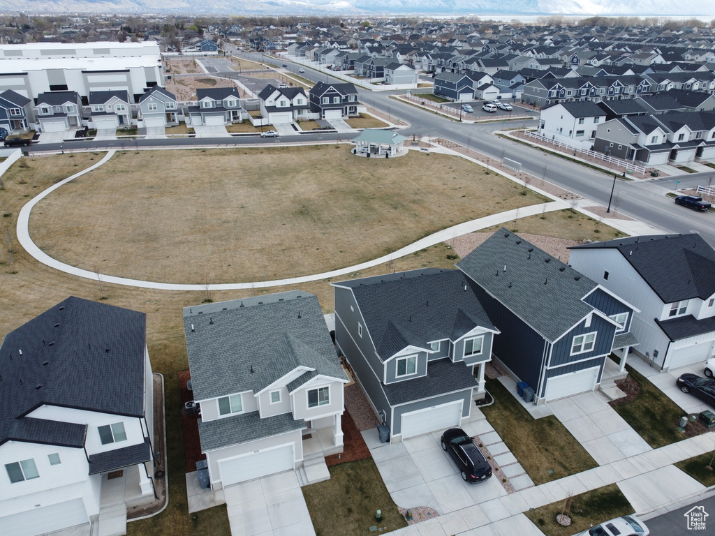 Birds eye view of property featuring a residential view