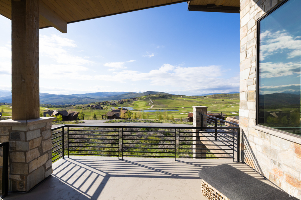 Balcony featuring a mountain view