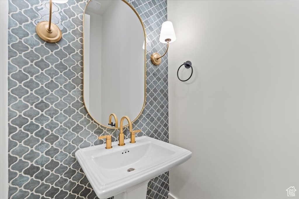 Bathroom featuring a sink