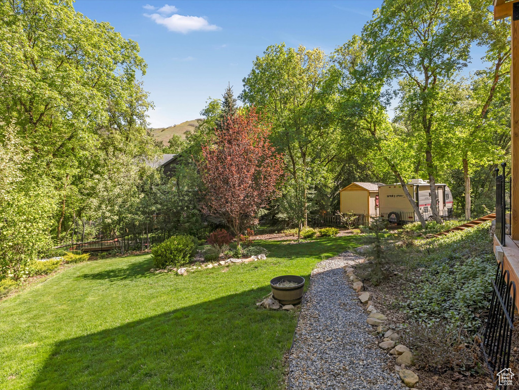 View of yard with a mountain view