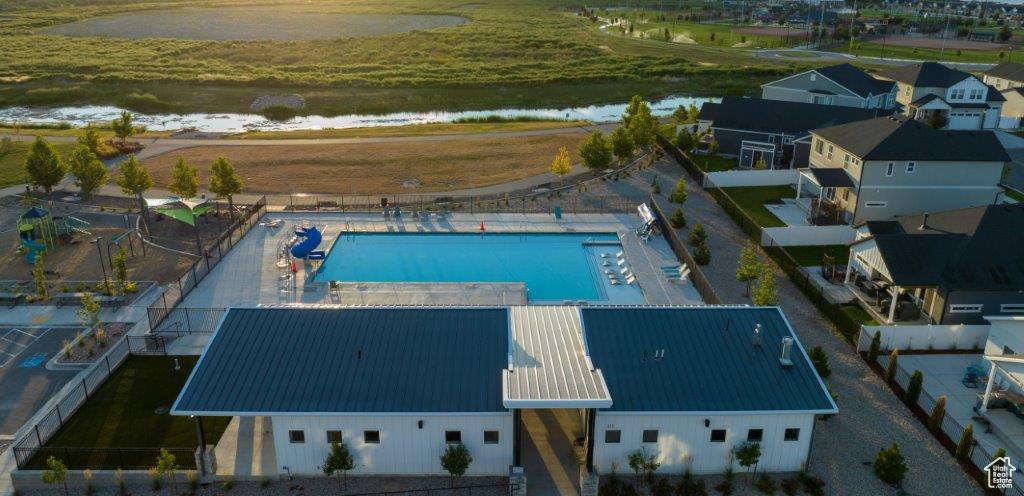 Bird\'s eye view with a water view