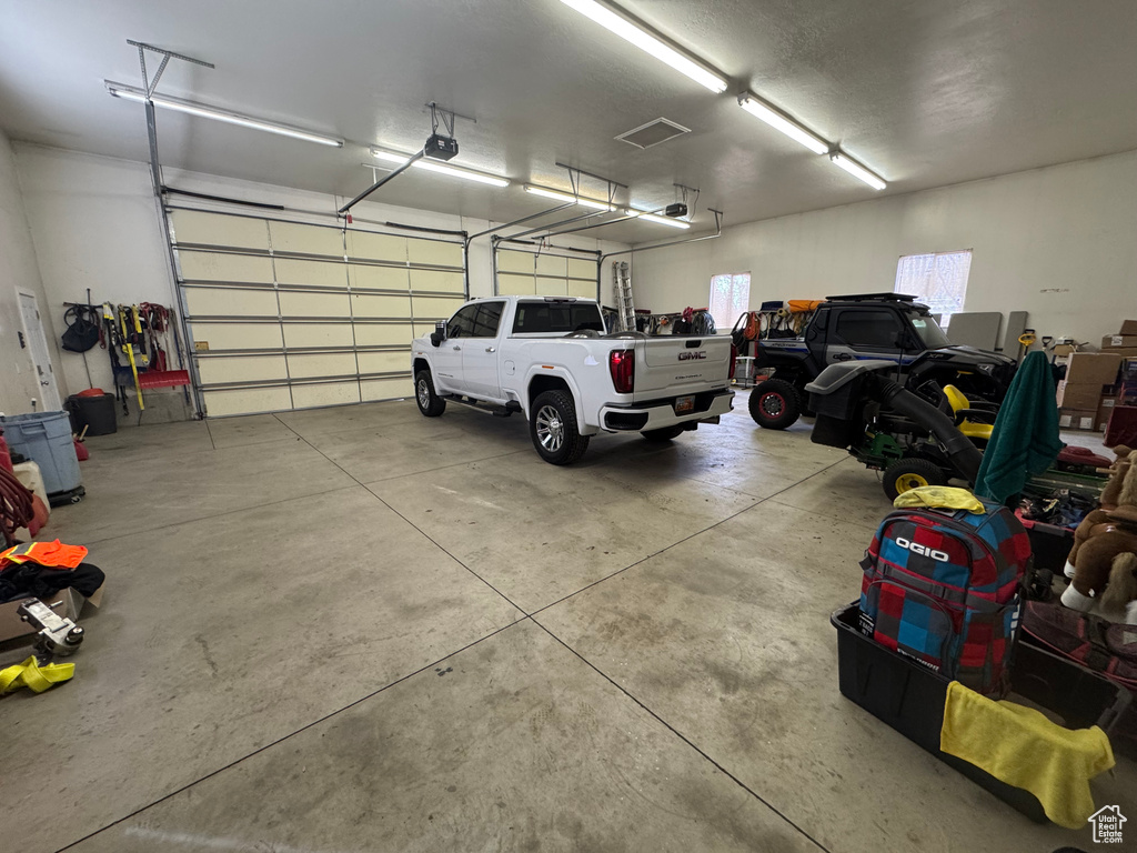 6862 W 10205 N Highland, UT 84003