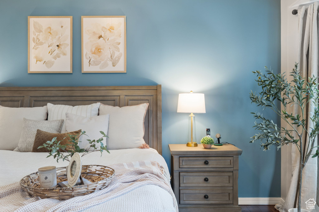 Bedroom with baseboards