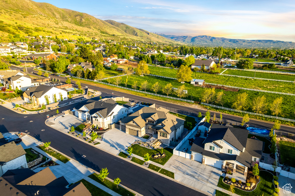 Bird\\\\\\\'s eye view with a residential view and a mountain view
