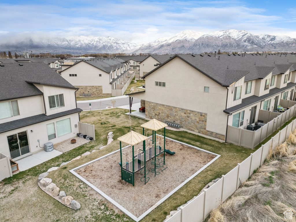 Bird\'s eye view featuring a residential view and a mountain view