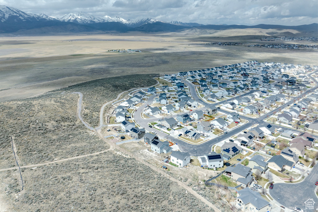 Bird's eye view featuring a residential view and a mountain view