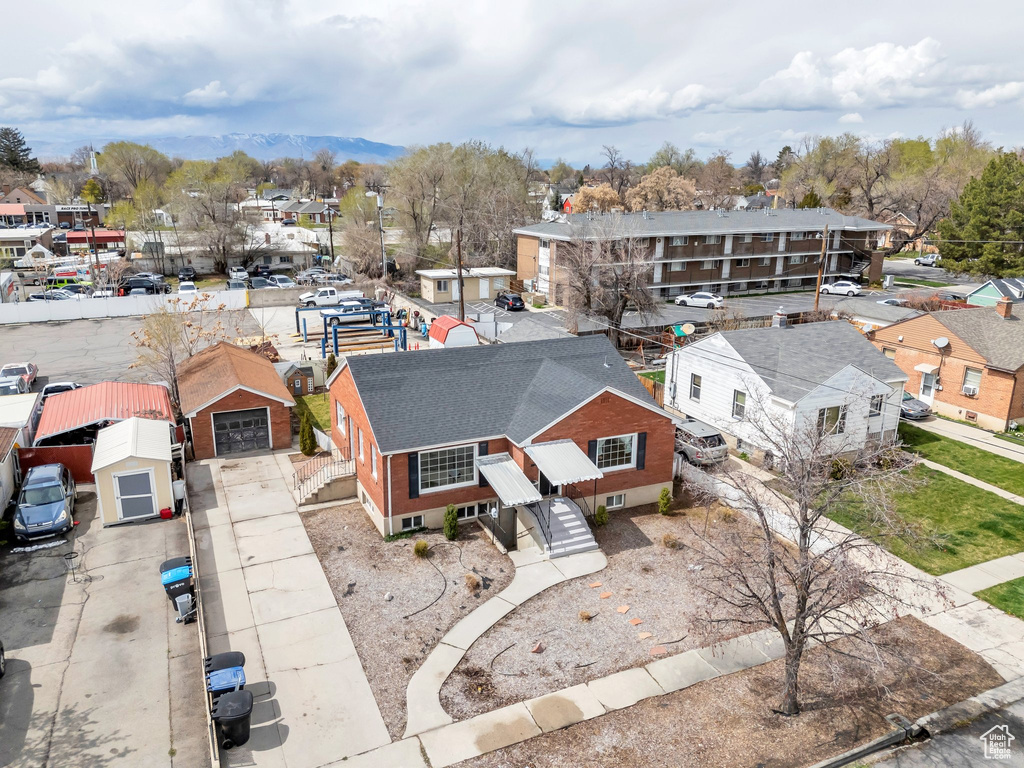 Birds eye view of property featuring a residential view