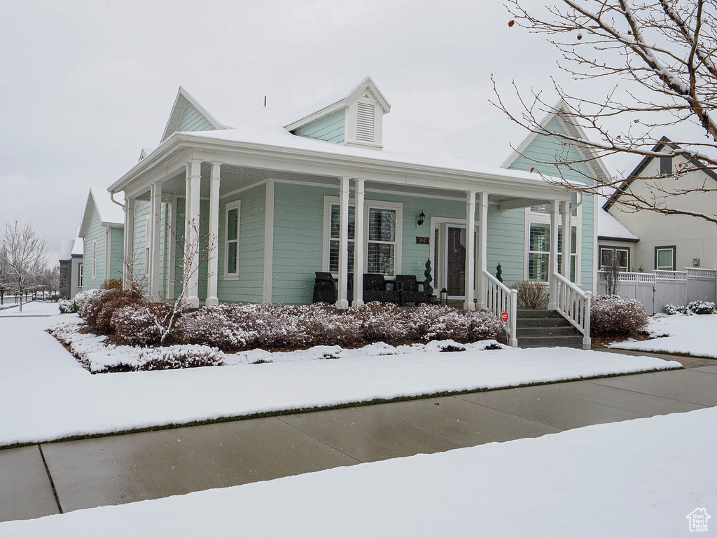 View of front facade with a porch