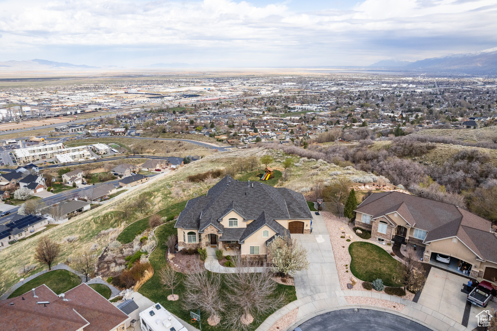 Bird\\\'s eye view with a residential view and a mountain view