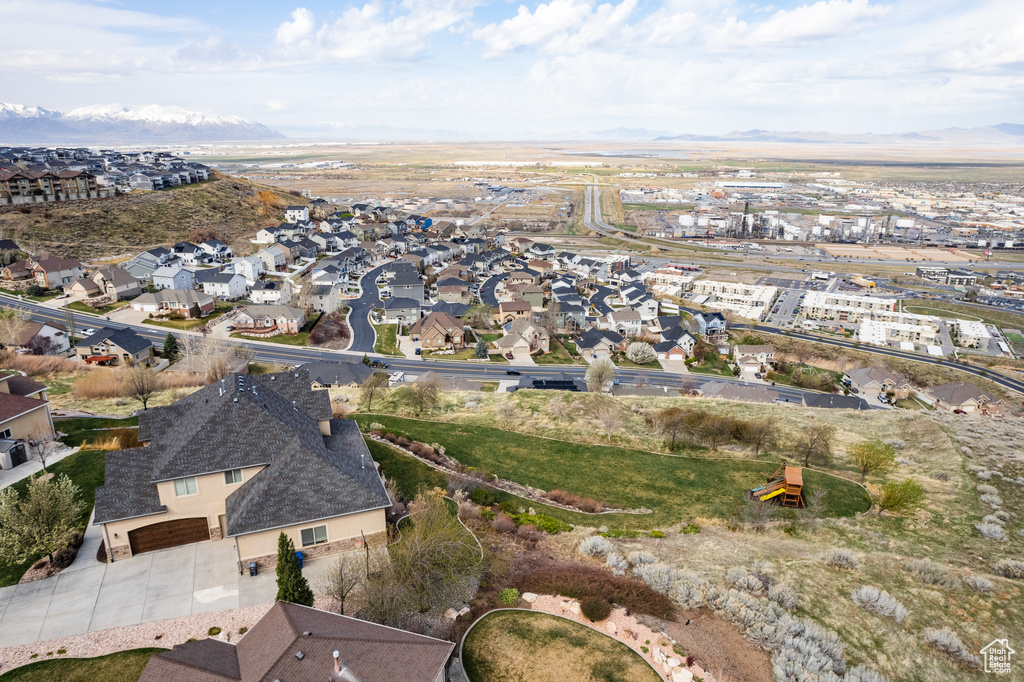 Aerial view with a residential view and a mountain view