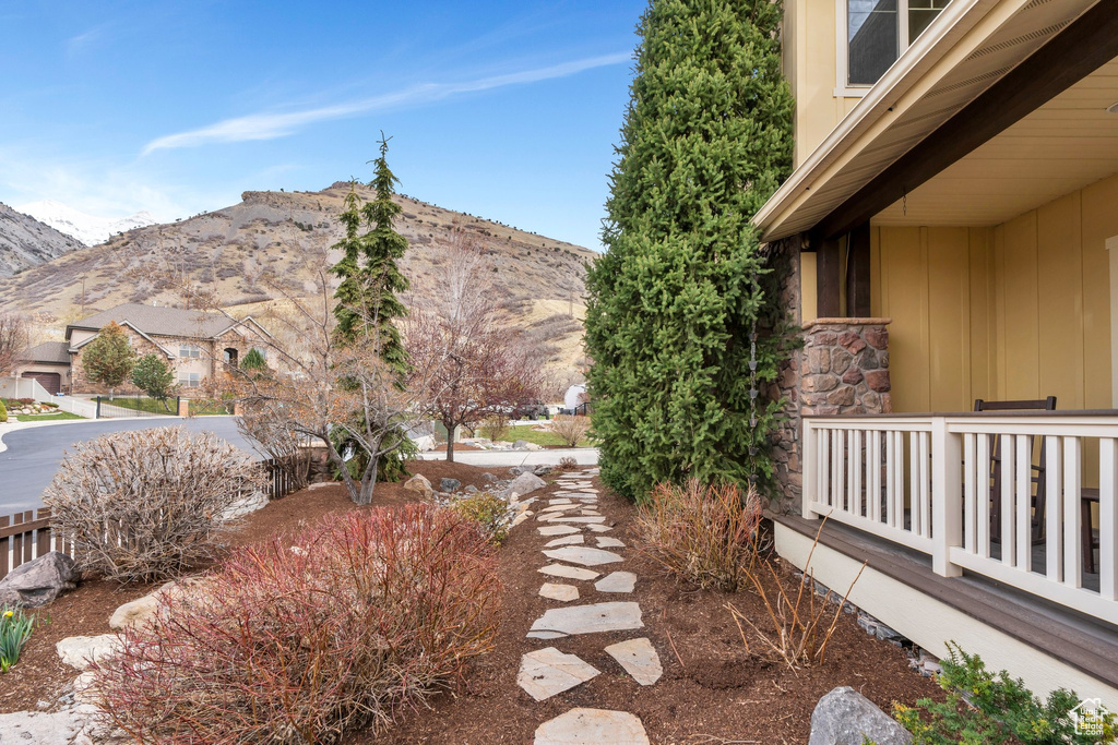 View of yard featuring a mountain view