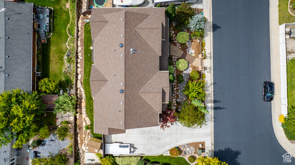 Birds eye view of property
