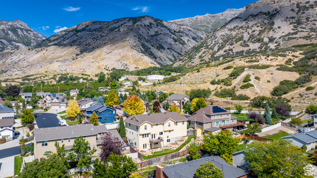 Aerial view with a residential view and a mountain view