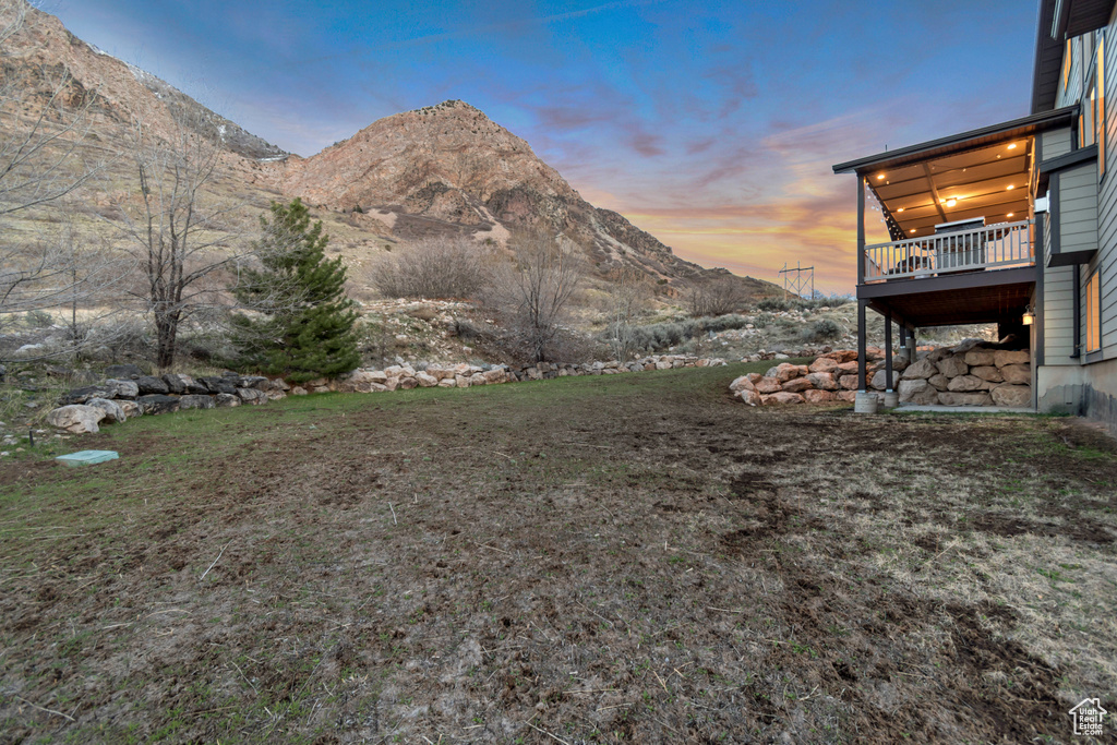 View of yard featuring a mountain view