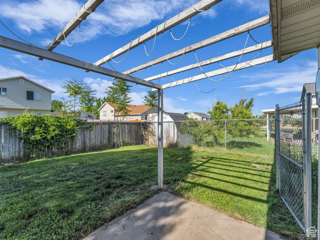 View of yard featuring a residential view