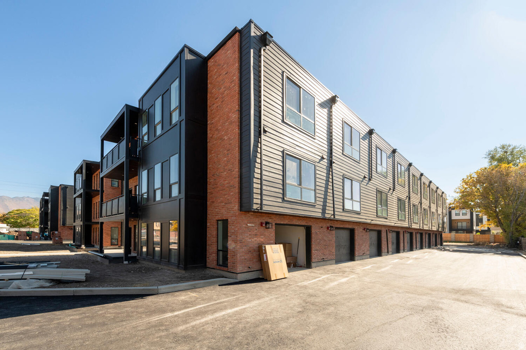 4350 S 900 E Millcreek, UT 84124