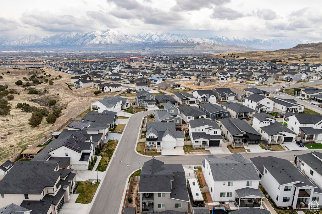 Birds eye view of property featuring a residential view and a mountain view