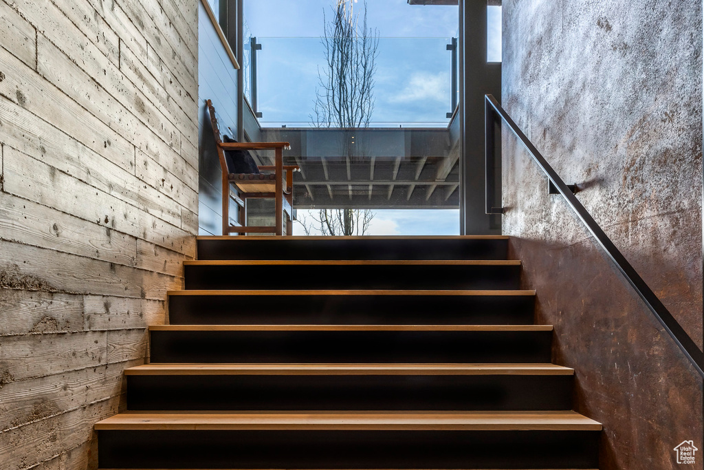 Staircase with wooden walls