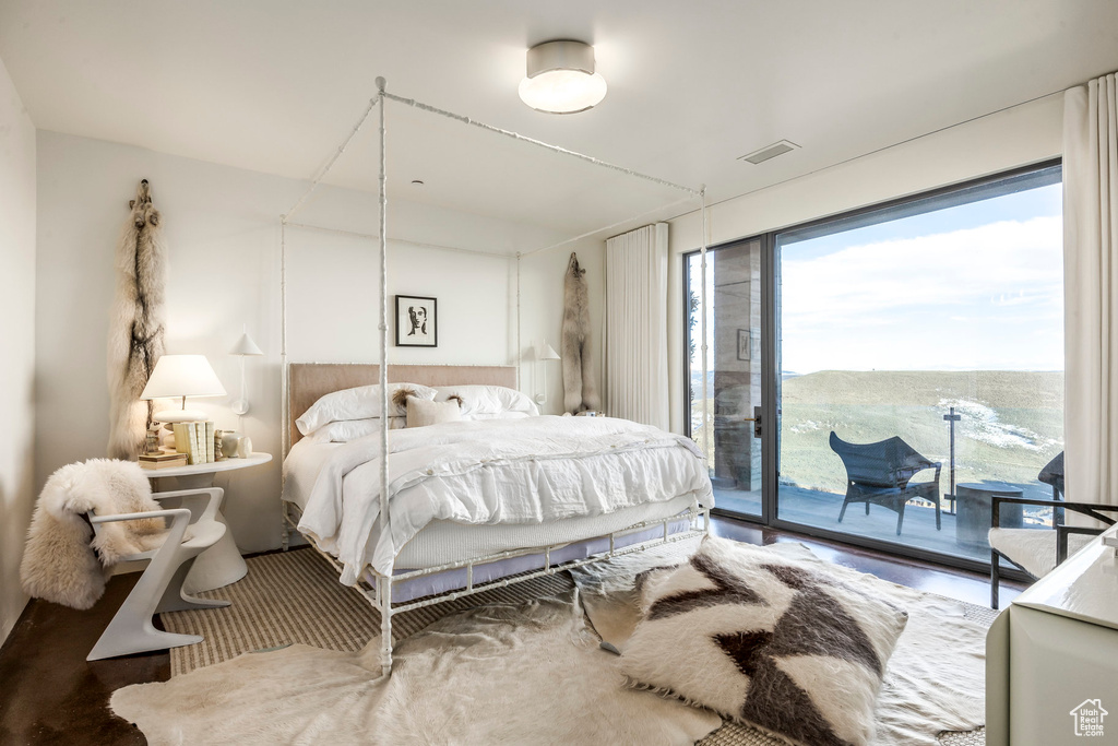 Bedroom with access to exterior