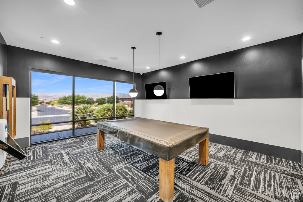 Recreation room with visible vents, recessed lighting, pool table, and carpet