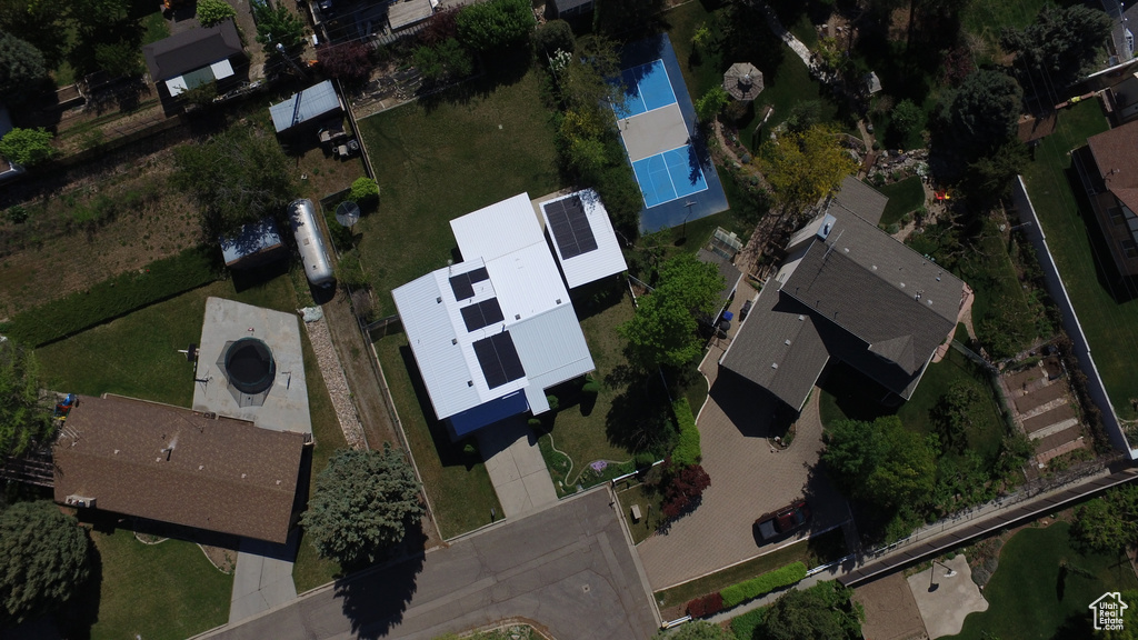 Aerial view of property and surrounding area