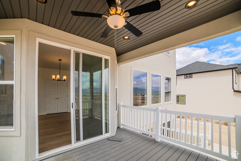 Deck featuring ceiling fan