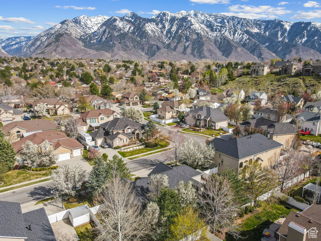 Bird's eye view featuring a mountain view and a residential view