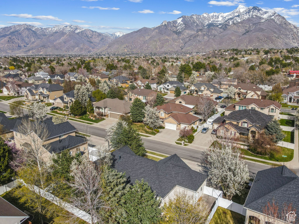 Birds eye view of property featuring a residential view and a mountain view