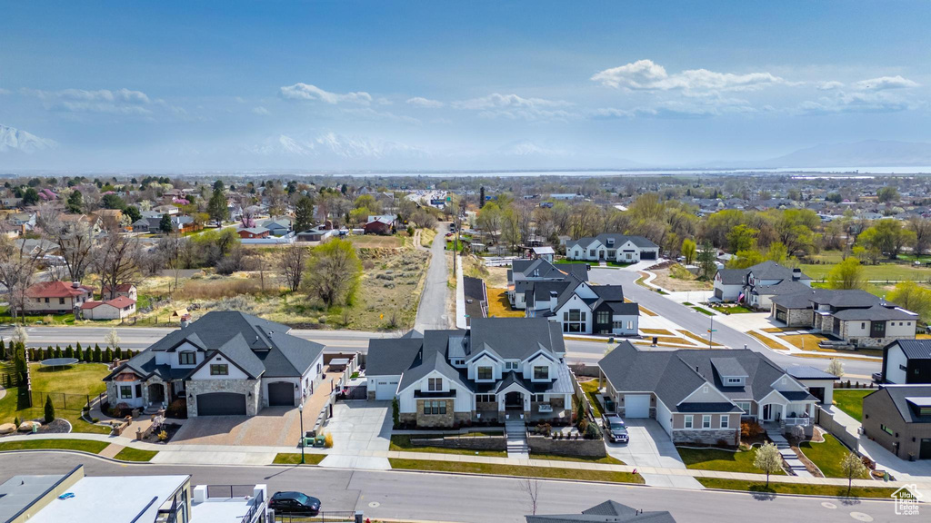 Birds eye view of property featuring a residential view