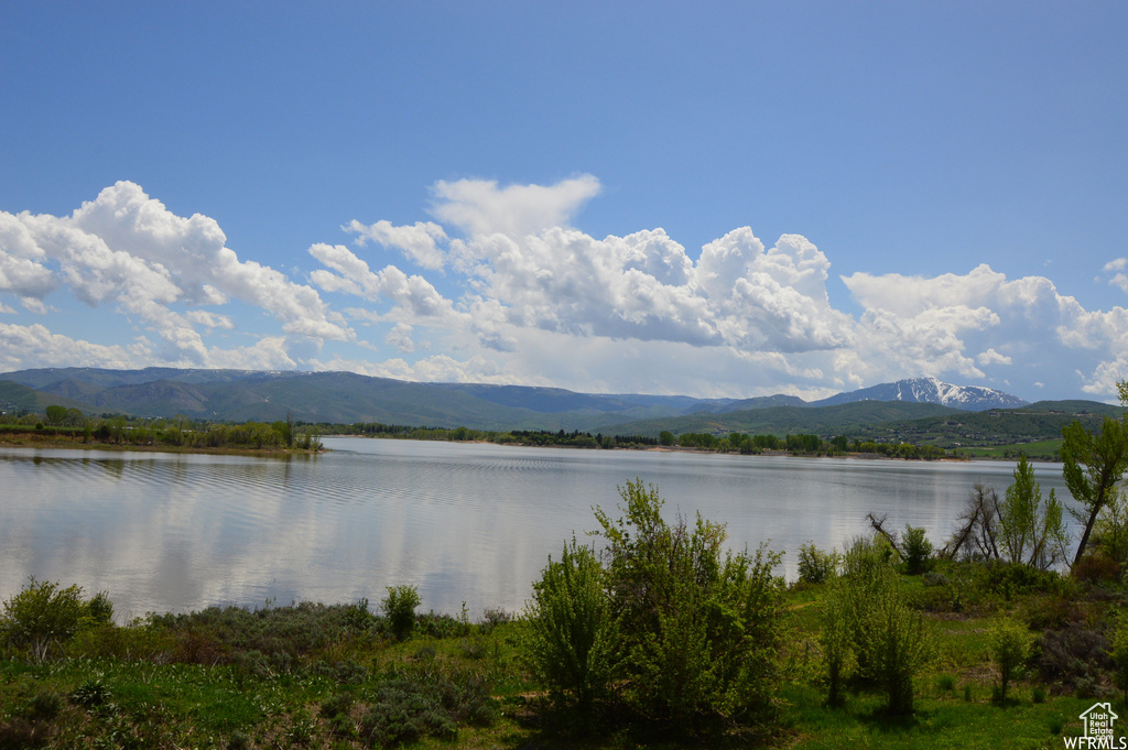 View of water feature featuring a mountain view