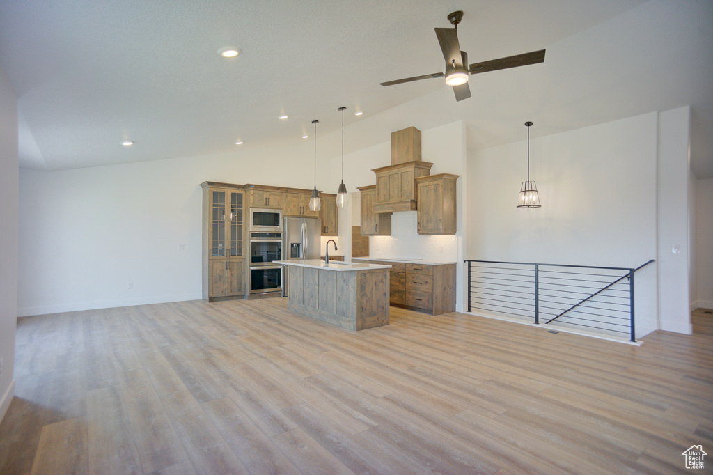 Photo 13 for MLS #2075782 at 427 E Redwood Ln #120