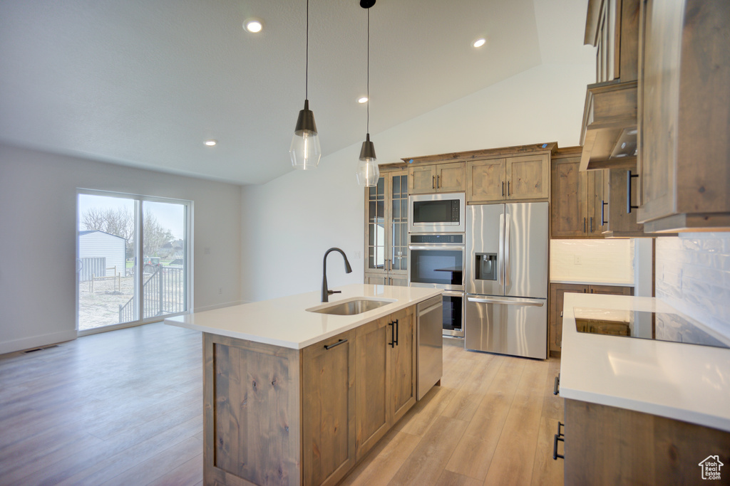 Photo 10 for MLS #2075782 at 427 E Redwood Ln #120