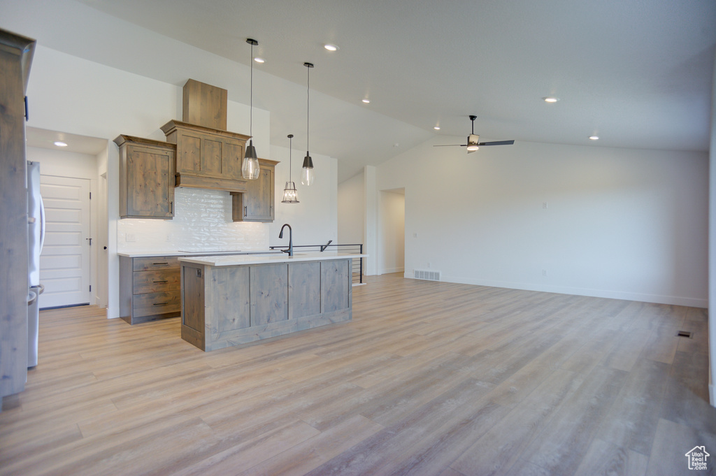 Photo 15 for MLS #2075782 at 427 E Redwood Ln #120