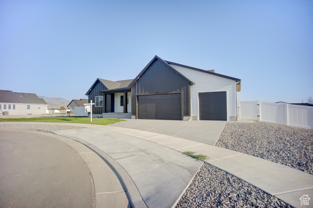 Photo 3 for MLS #2075782 at 427 E Redwood Ln #120