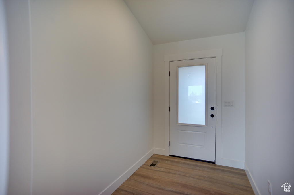 Photo 4 for MLS #2075782 at 427 E Redwood Ln #120