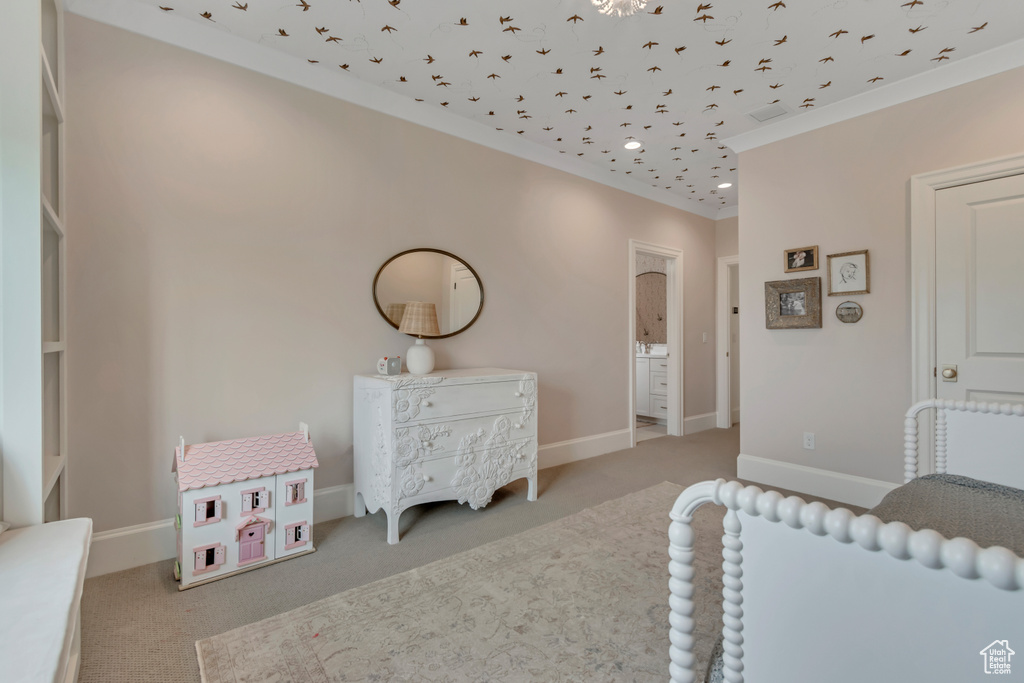 Bedroom with carpet, baseboards, ornamental molding, connected bathroom, and recessed lighting