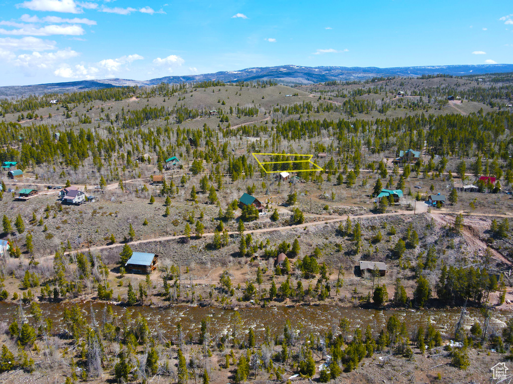 Aerial view with a mountain view