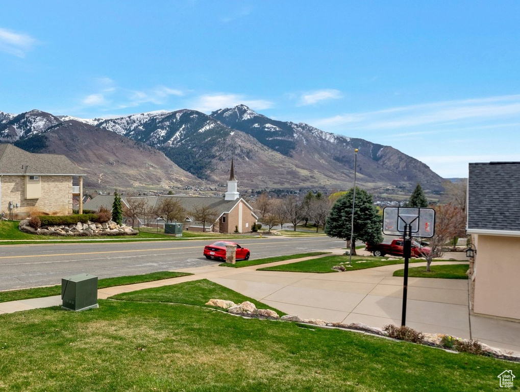 View of mountain feature