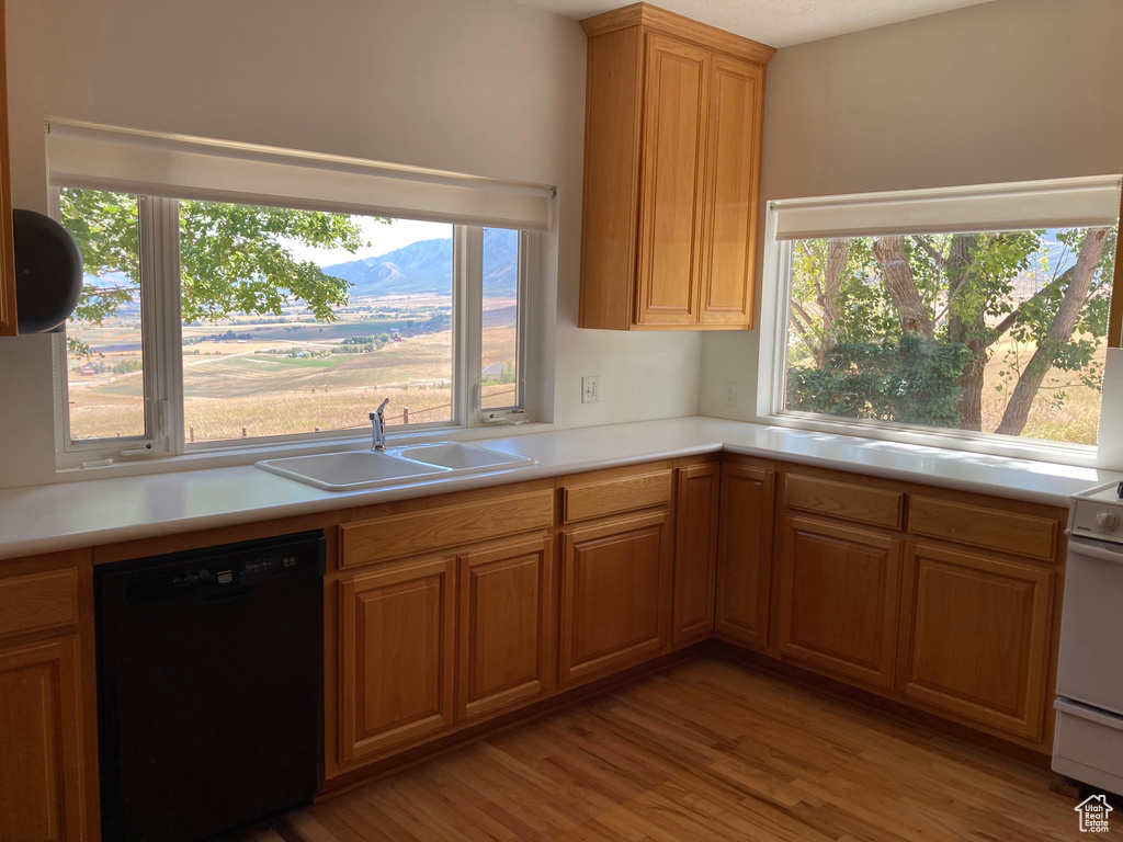 Photo 5 for MLS #2075955 at 2666 Valley Vw