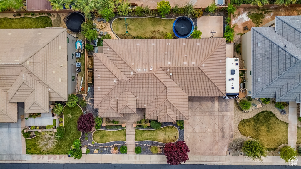 Birds eye view of property