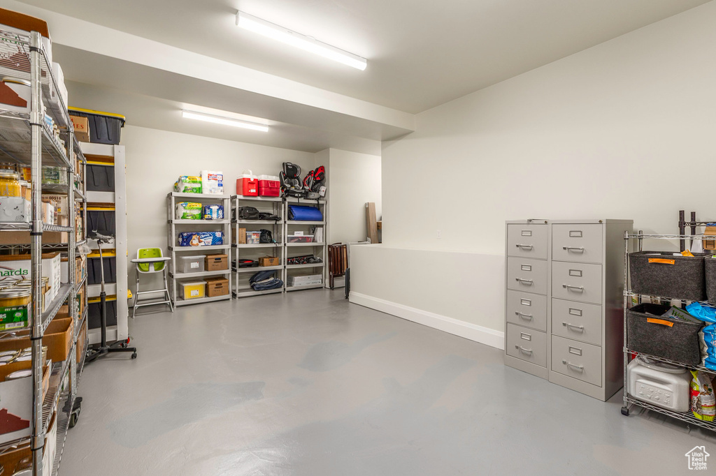 Below grade area featuring baseboards